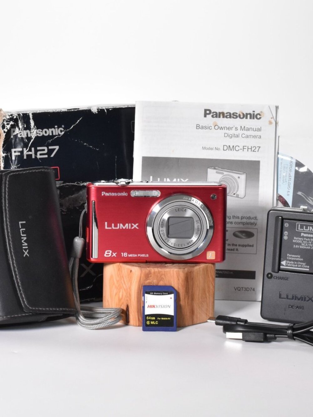 Panasonic Lumix DMC-FH27 Digital Camera 16.1MP 8x Opt Zoom HD Video 64GB SD Card